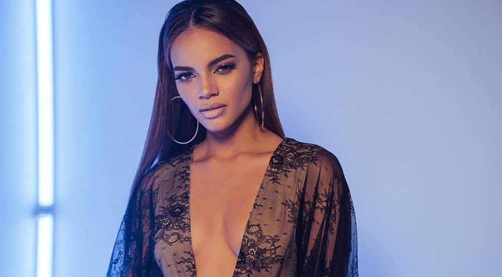 Leslie Grace Martinez in the flesh.